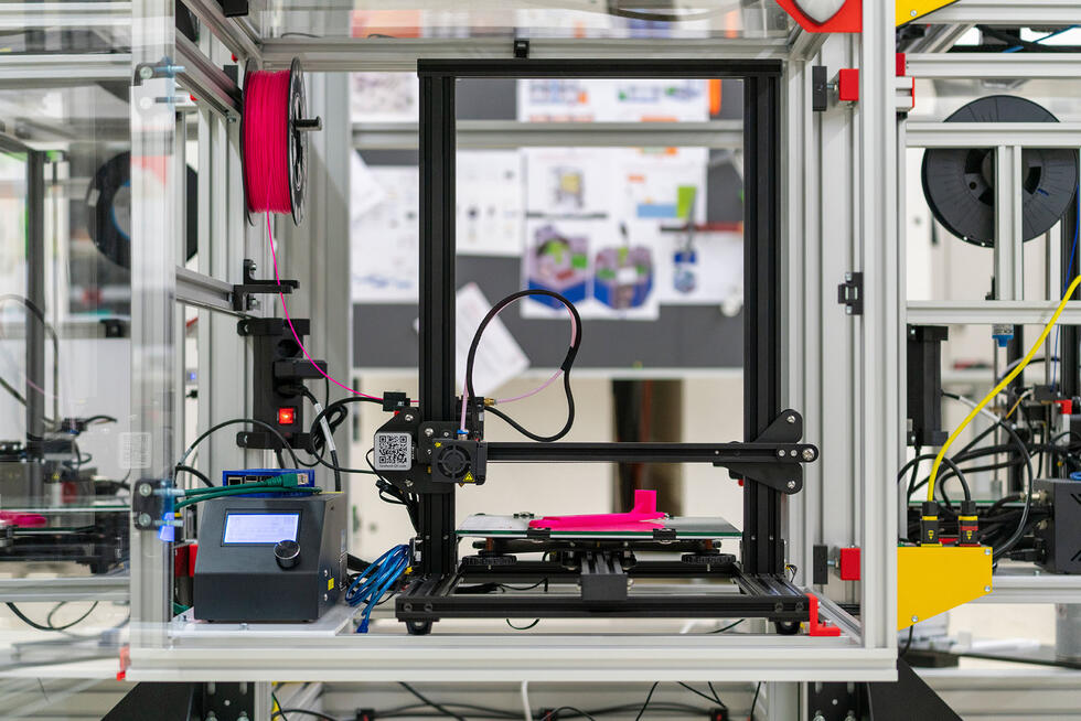 A 3D printer in the lab