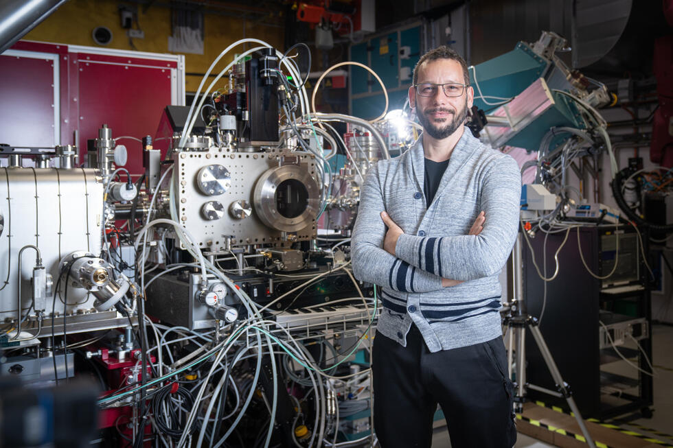 PSI researcher Cristian Svetina at the experiment station of the SwissFEL, Switzerland's X-ray free-electron laser.