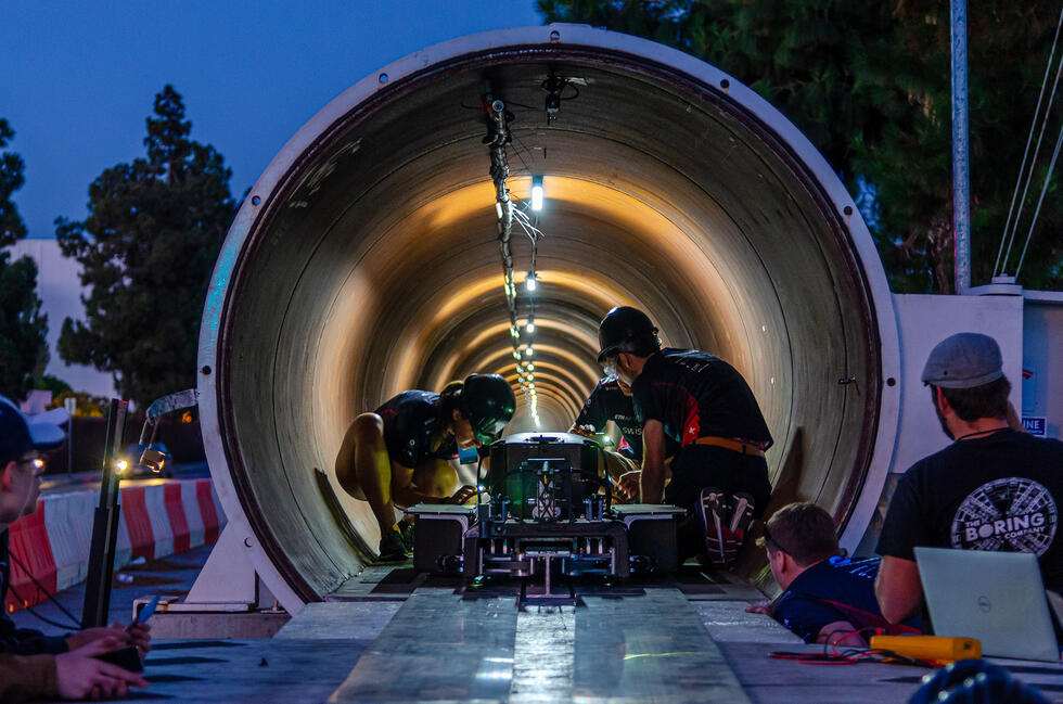 Competition run of the Swissloop high speed pod